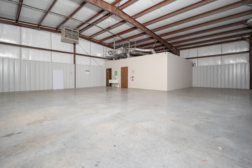More Photos Of 6800 Main St, Oklahoma City Industrial For Lease