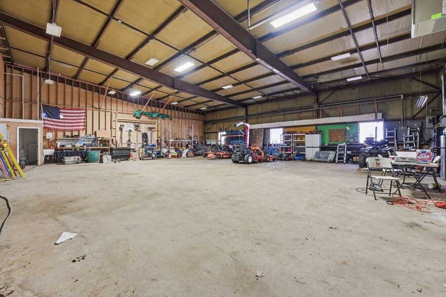 More Photos Of 30 Huntoon Memorial Dr, Leicester Warehouse For Sale