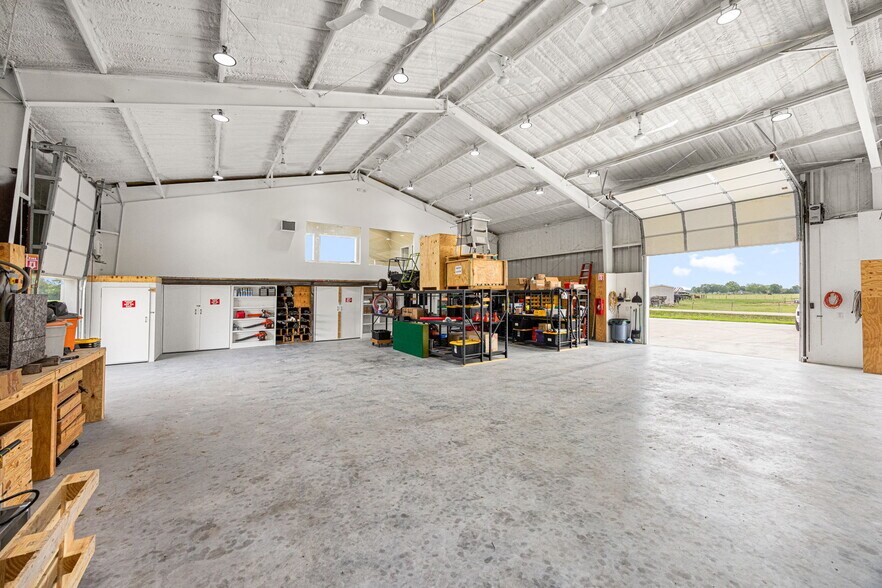 More Photos Of 15002 Bj Dusek Rd, Wallis Flex For Sale