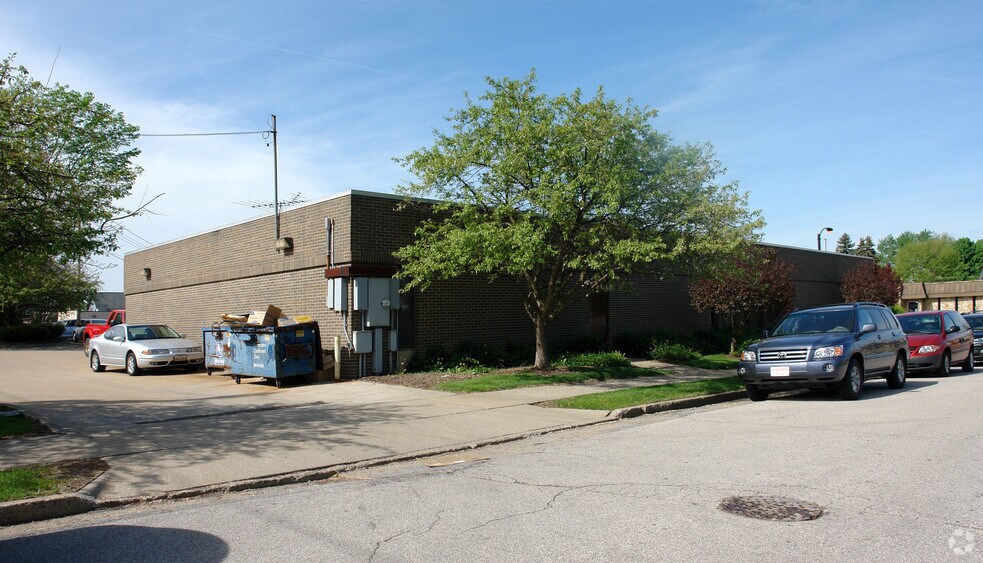 More Photos Of 999 N Main St, Akron Medical For Sale