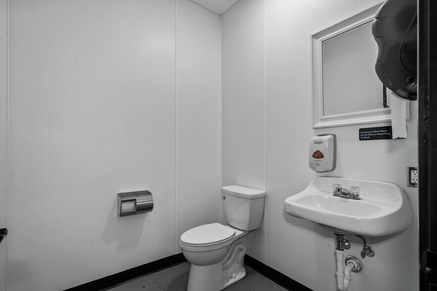 More Photos Of 2943 Upper Mountain Rd, Sanborn Restaurant For Sale