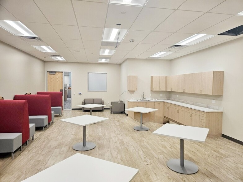 More Photos Of 1140 Commerce Center Dr, Lancaster Loft Creative Space For Sale