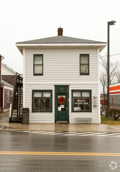 More Photos Of 52 S Chestnut St, Jefferson Restaurant For Lease