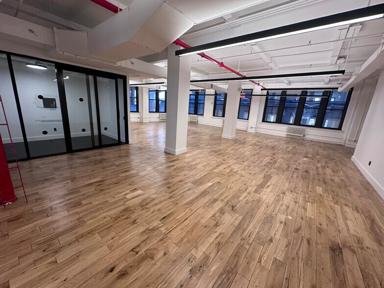 More Photos Of 225 W 39th St, New York Loft Creative Space For Lease