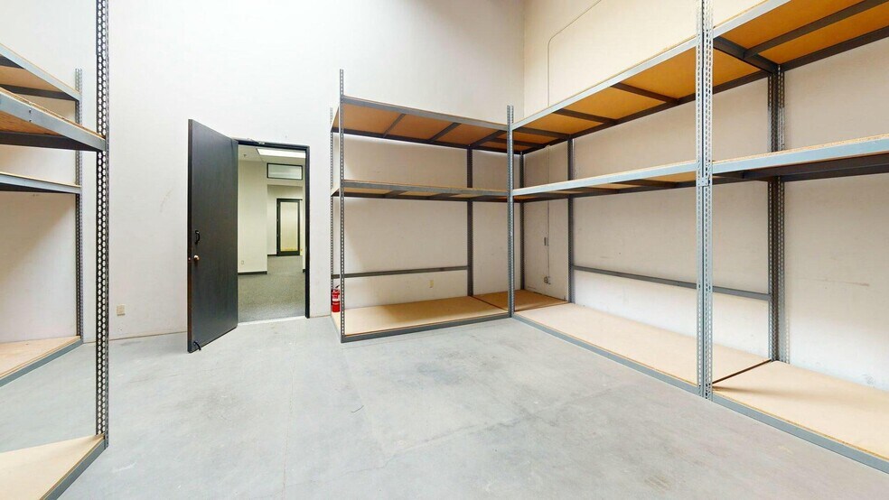 More Photos Of 39301 Badger St, Palm Desert Warehouse For Sale