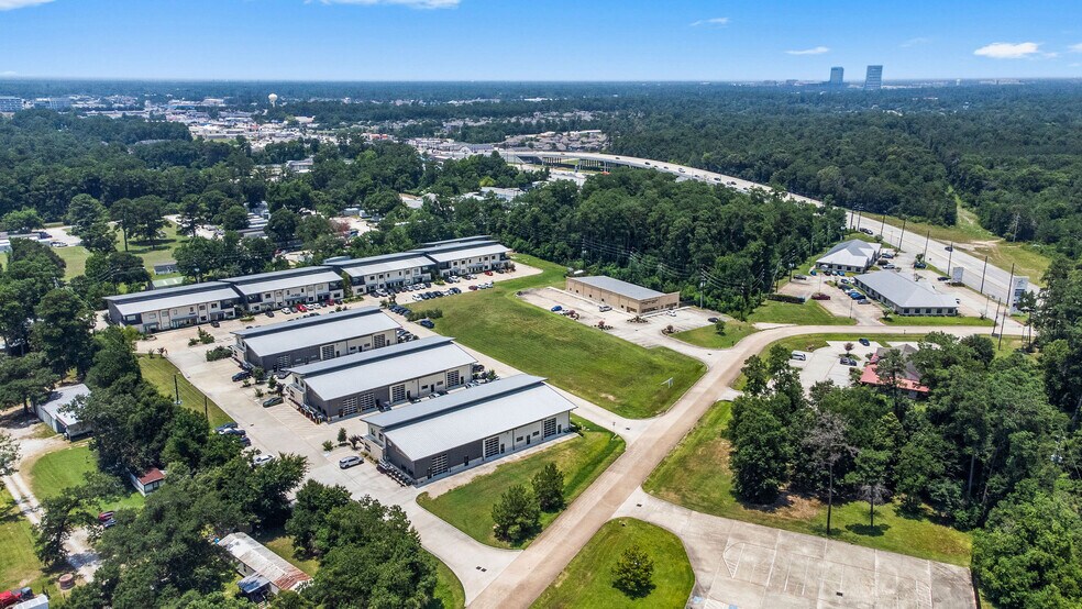 More Photos Of 1330 Rayford Park Rd, Spring Loft Creative Space For Lease