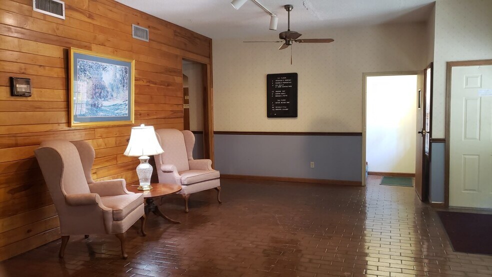 More Photos Of 3370 NE Capital Cir, Tallahassee Office For Lease