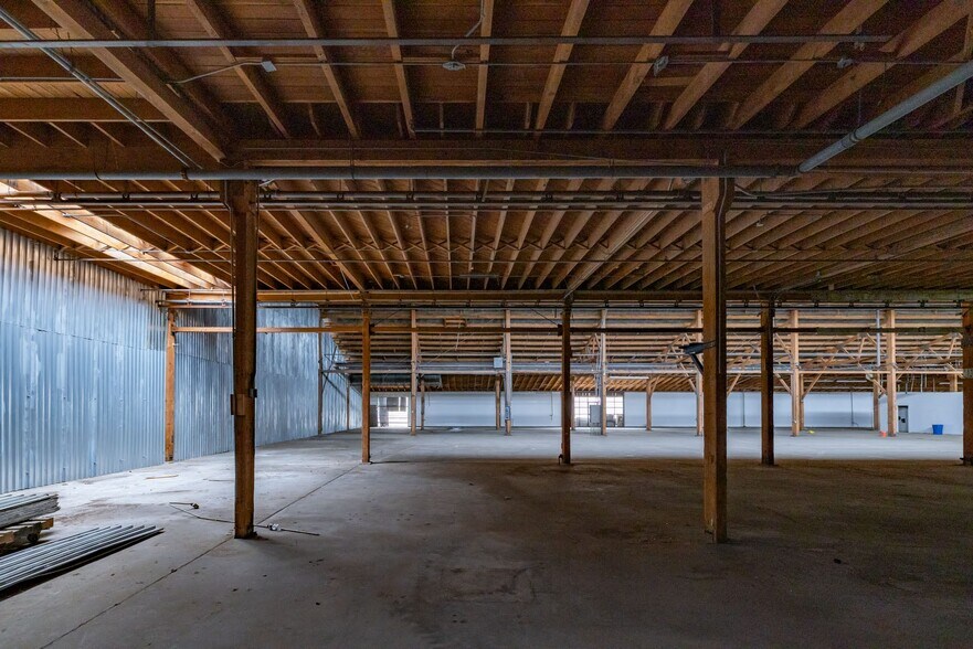 More Photos Of 3383 E Gage Ave, Huntington Park Warehouse For Lease