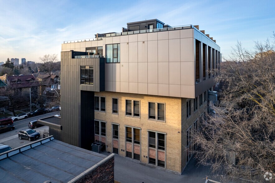 More Photos Of 455 Dovercourt Rd, Toronto Office For Lease