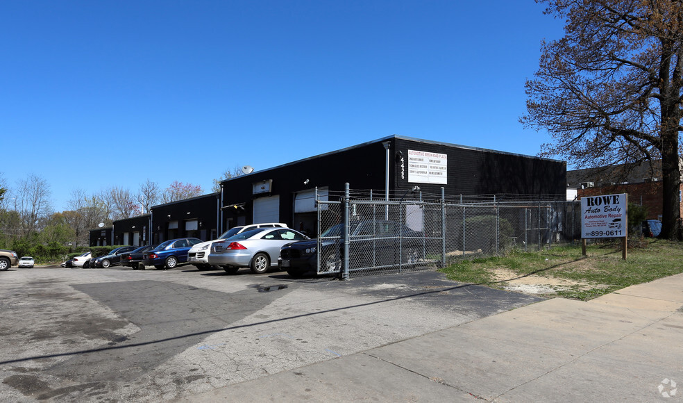 Primary Photo Of 4426 Beech Rd, Temple Hills Service For Lease