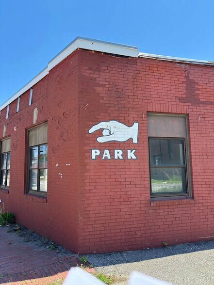 More Photos Of 1004 Congress St, Portland Freestanding For Sale