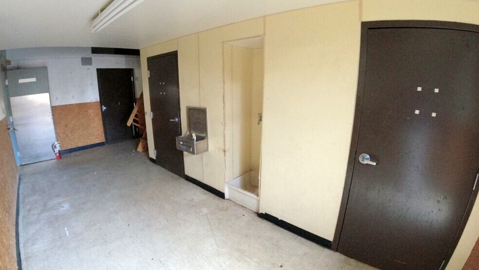More Photos Of 856 Tennessee Ave, Etowah Drugstore For Lease