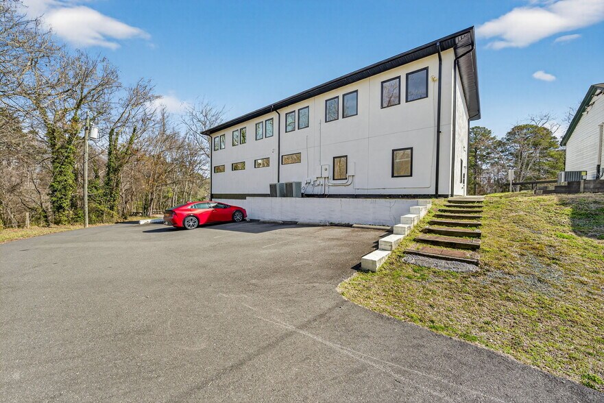 More Photos Of 1229 E Franklin St, Chapel Hill Loft Creative Space For Lease