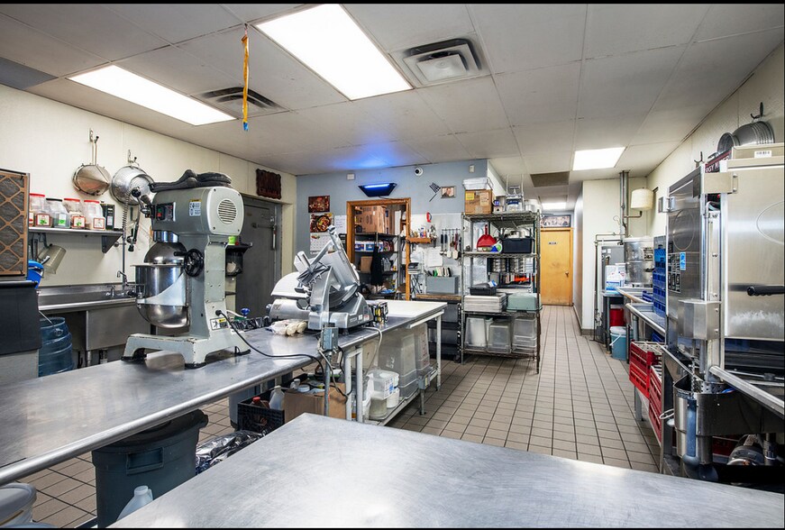 More Photos Of 16333 Snow Rd, Brook Park Restaurant For Sale