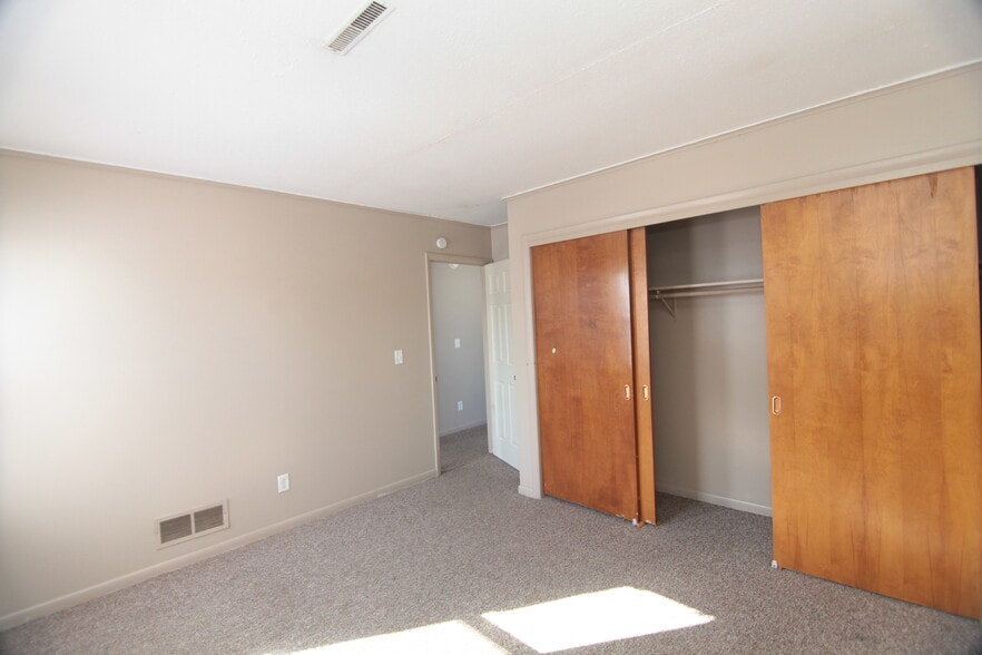 More Photos Of 1524 38th St, Rock Island Office Residential For Sale
