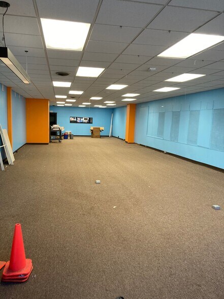 More Photos Of 57 Birch Ave S, Maple Lake Storefront For Lease