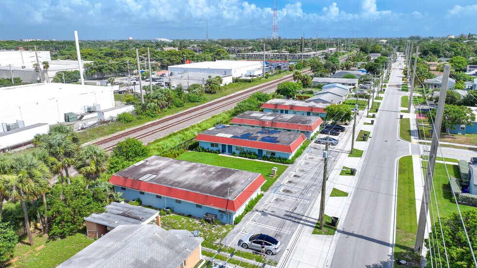 More Photos Of 3307 Windsor Ave, West Palm Beach Multifamily For Sale