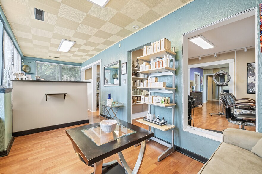 More Photos Of 805 Turner St, Clearwater Office For Sale