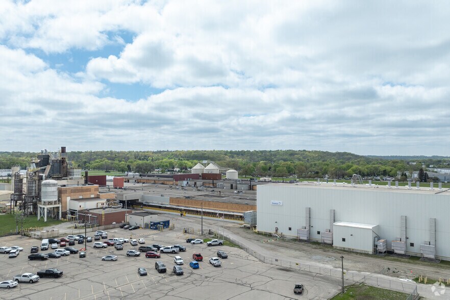 Primary Photo Of 1030 W Alex-Bell Rd, West Carrollton Manufacturing For Sale