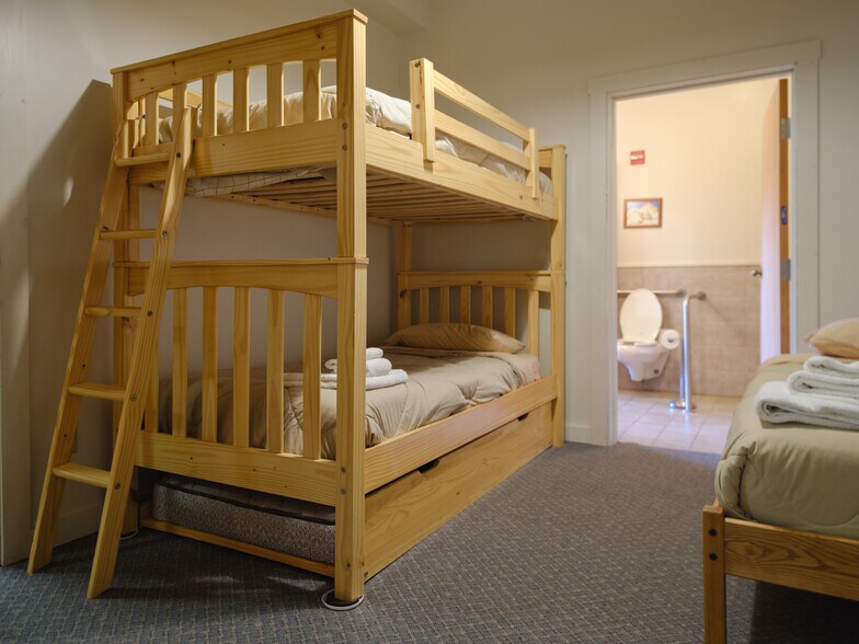 More Photos Of 35 Fawn Ledge Ln, Jamaica Religious Facility For Sale