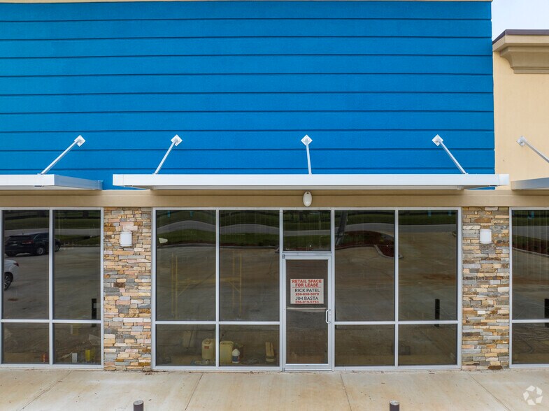 More Photos Of 5095 Moores Mill Rd, Huntsville General Retail For Lease