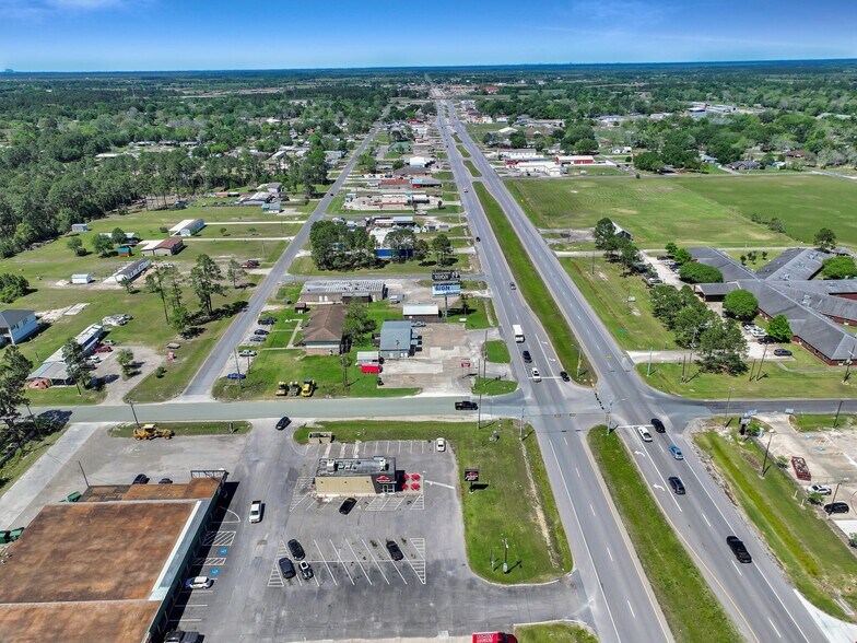 More Photos Of 1220 Highway 124, Winnie Service Station For Sale
