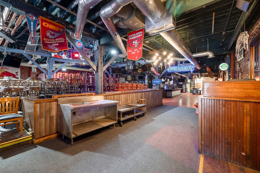More Photos Of 117 N Mosley St, Wichita Bar For Sale