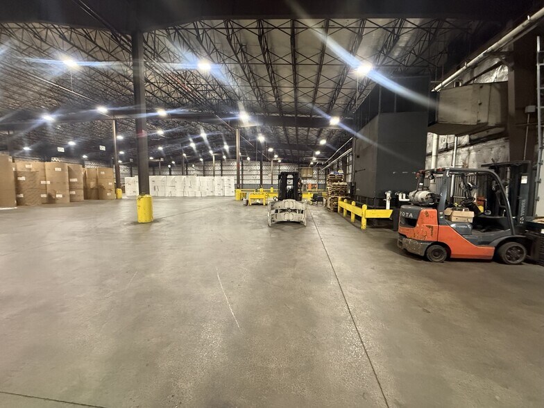 More Photos Of 1850 Route 57, Fulton Distribution For Lease