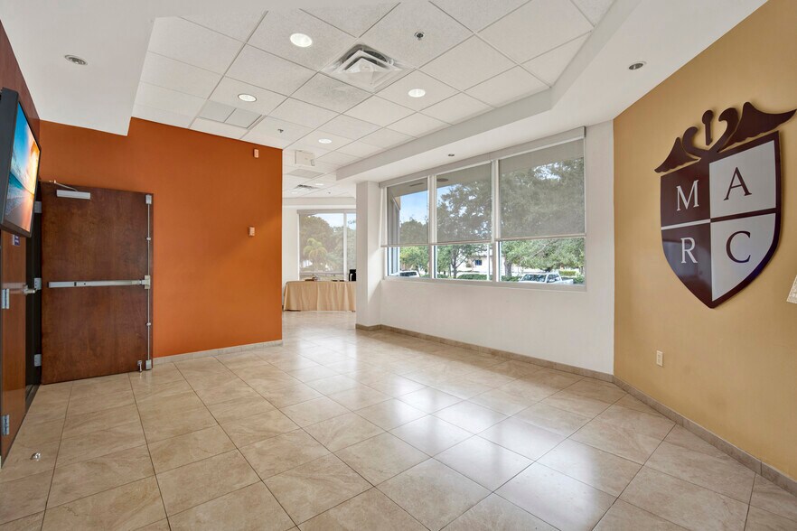 More Photos Of 8850 NW 20th St, Doral Light Manufacturing For Sale