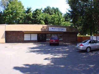 Primary Photo Of 1826 Allen St, Springfield Freestanding For Sale