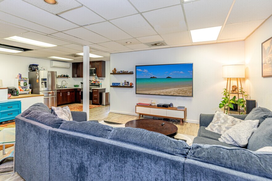 More Photos Of 4355 Lawehana St, Honolulu Industrial For Lease