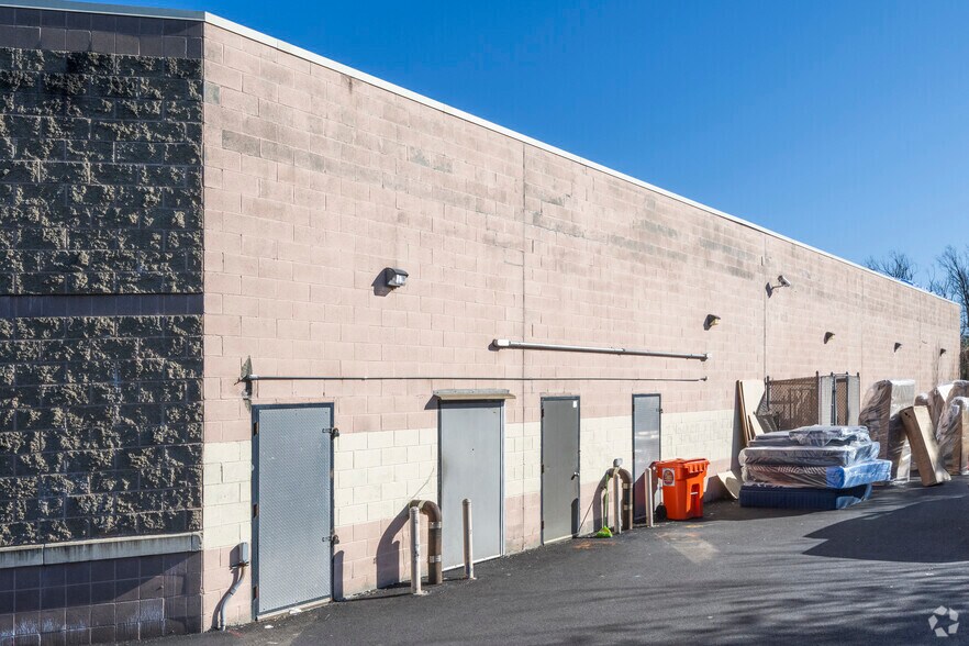 More Photos Of 2450-2456 Richmond Ave, Staten Island Freestanding For Lease