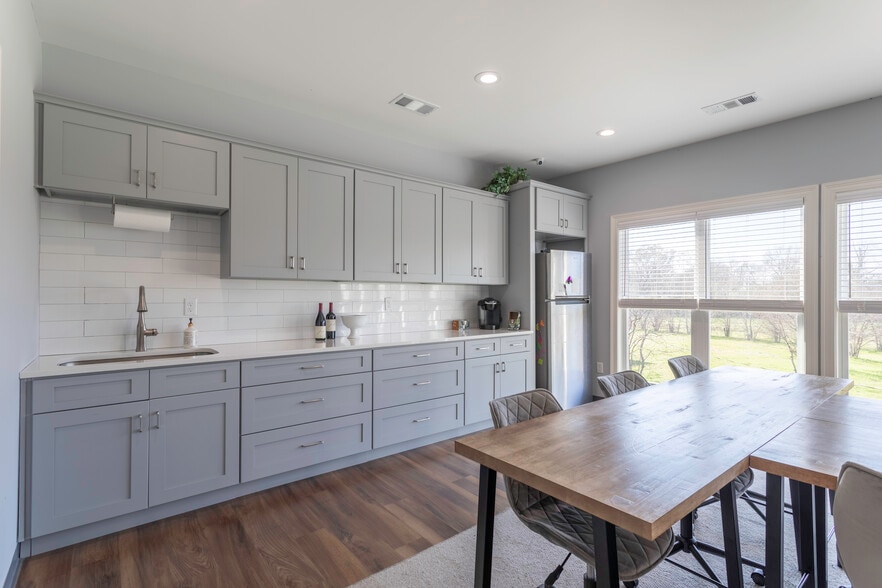 More Photos Of 2356 Alabama River Pky, Millbrook Flex For Sale