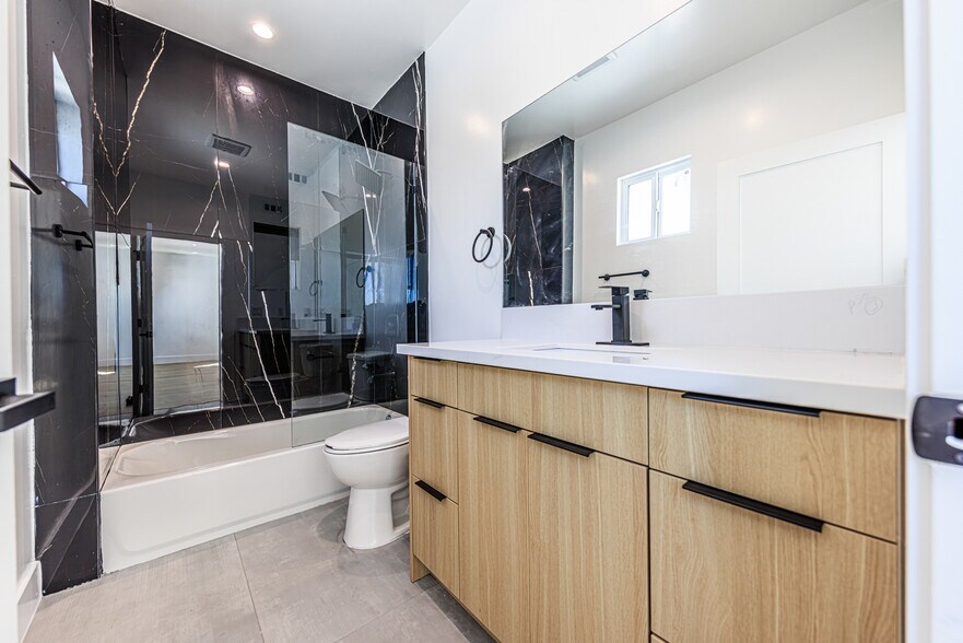 More Photos Of 2424 S West View St, Los Angeles Multifamily For Sale