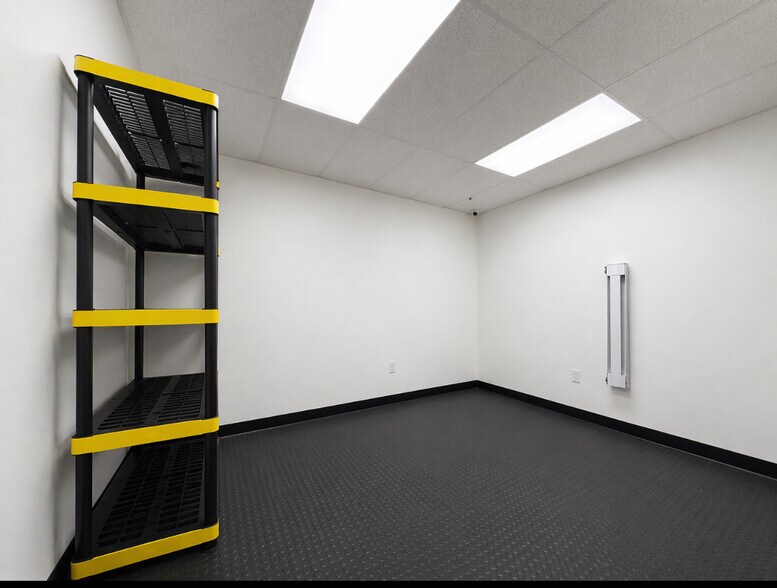 More Photos Of 156-164 Delancey St, New York Storefront For Lease