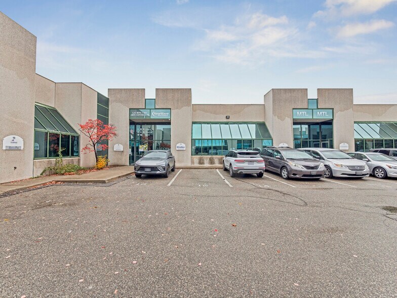 More Photos Of 175 W Beaver Creek Rd, Richmond Hill Light Distribution For Sale