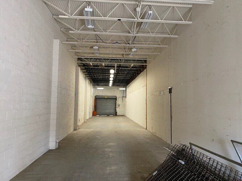 More Photos Of 1810 N Dixie Hwy, Hollywood Warehouse For Sale