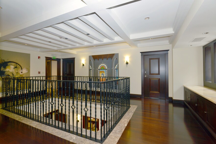 More Photos Of 133 Sevilla Ave, Coral Gables Medical For Lease