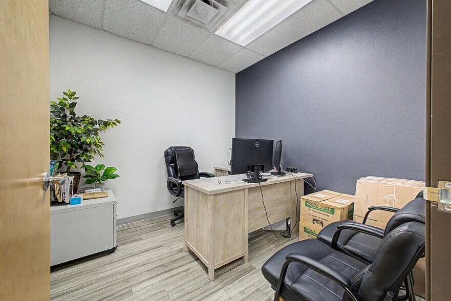 More Photos Of 2680 S Val Vista Dr, Gilbert Medical For Lease