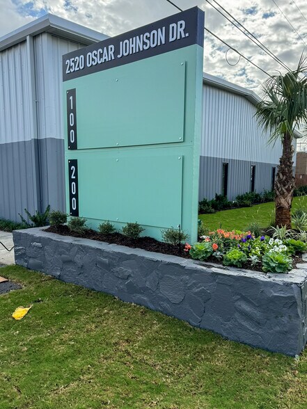 More Photos Of 2520 Oscar Johnson Dr, North Charleston Warehouse For Lease