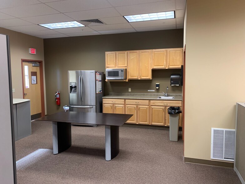 More Photos Of 3201 Stellhorn Rd, Fort Wayne Office For Lease
