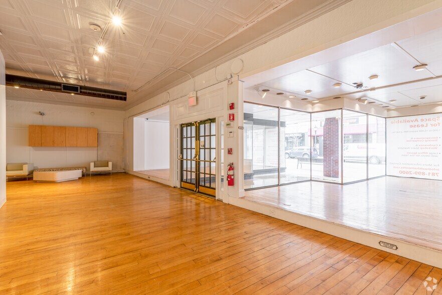 More Photos Of 266-278 Moody St, Waltham Office For Sale