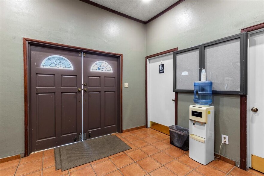 More Photos Of 11385 Cedar Ave, Bloomington Religious Facility For Sale