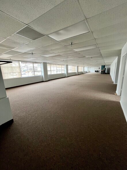 More Photos Of 6841 N Rochester Rd, Rochester Hills Unknown For Lease