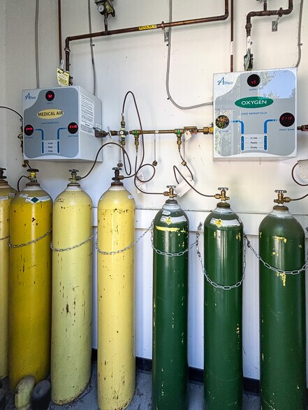 More Photos Of 329 Edwin Dr, Virginia Beach Medical For Lease