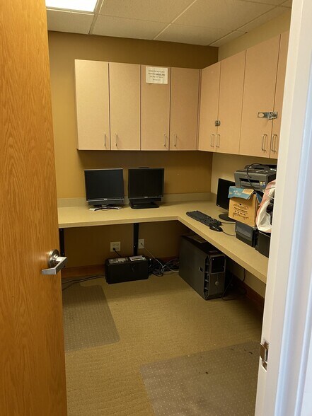 More Photos Of 1585 N Barrington Rd, Hoffman Estates Medical For Sale