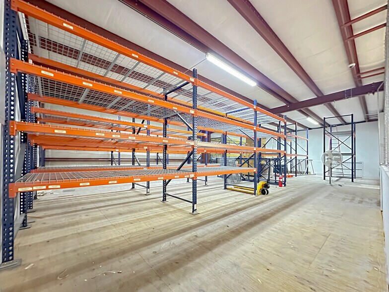 More Photos Of 532 International Pl, Rockledge Warehouse For Lease