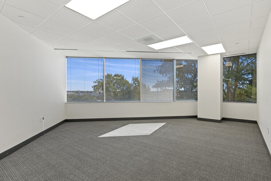 More Photos Of 18383 Preston Rd, Dallas Office For Lease
