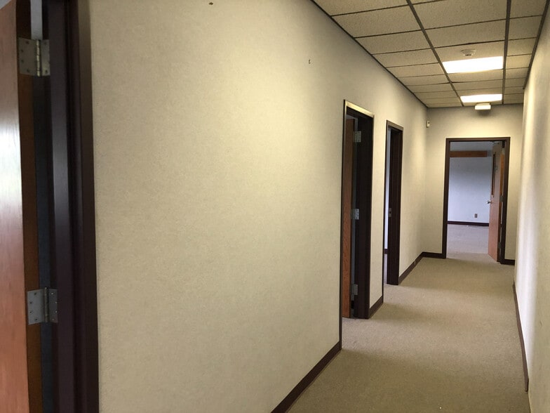 More Photos Of 21101 E State Route 78, Independence Light Distribution For Lease