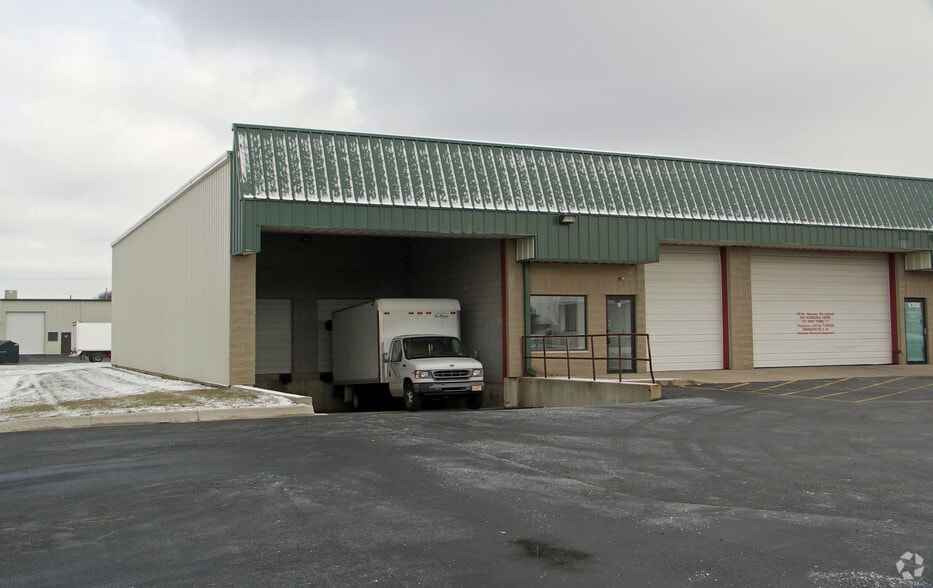 More Photos Of 9342-9362 Virginia Rd, Lake In The Hills Service For Lease